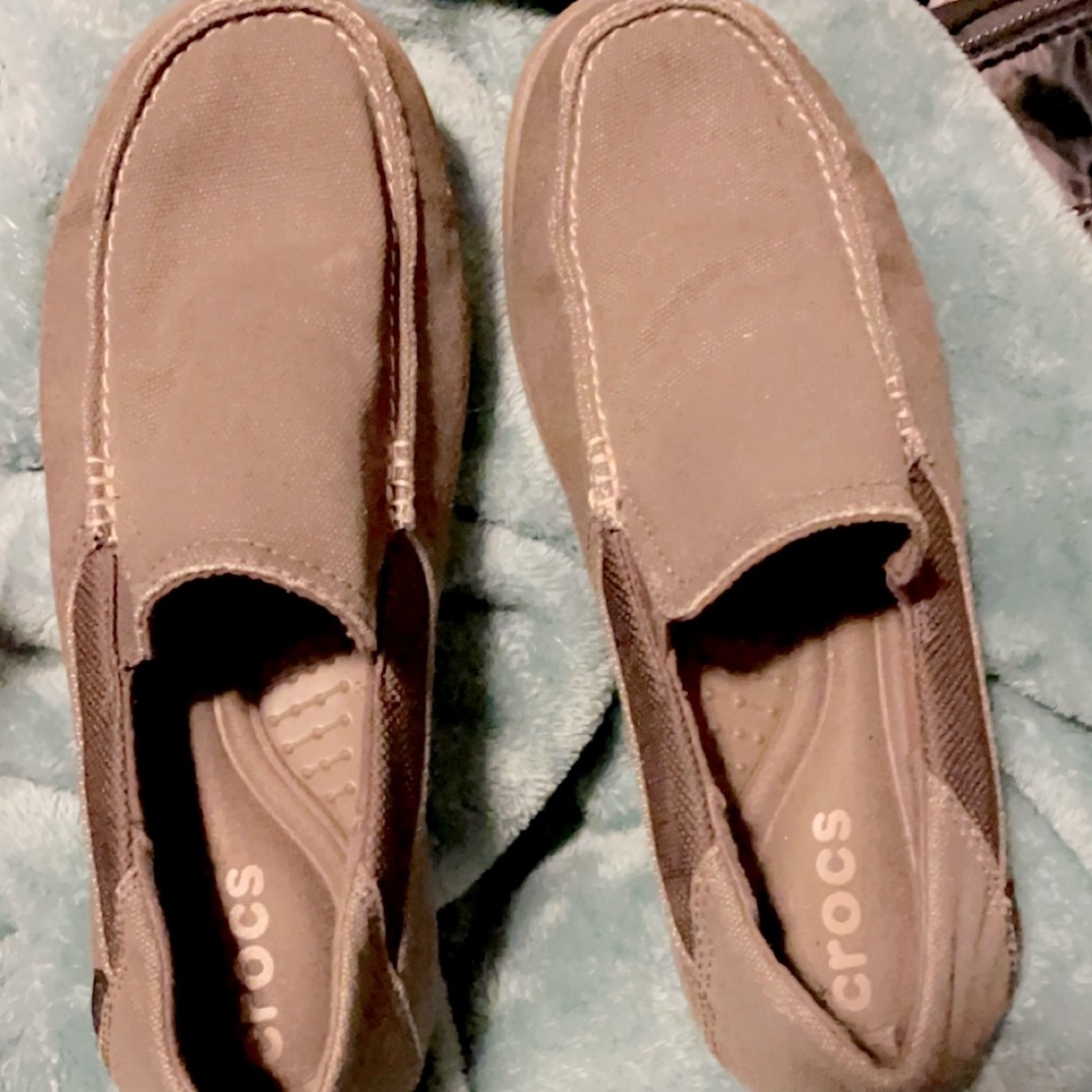 NWOT Men’s Crocs Santa Cruz Loafers